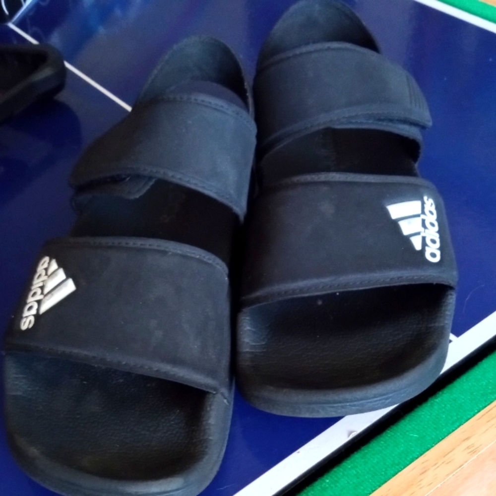 Boys Adidas Sandles